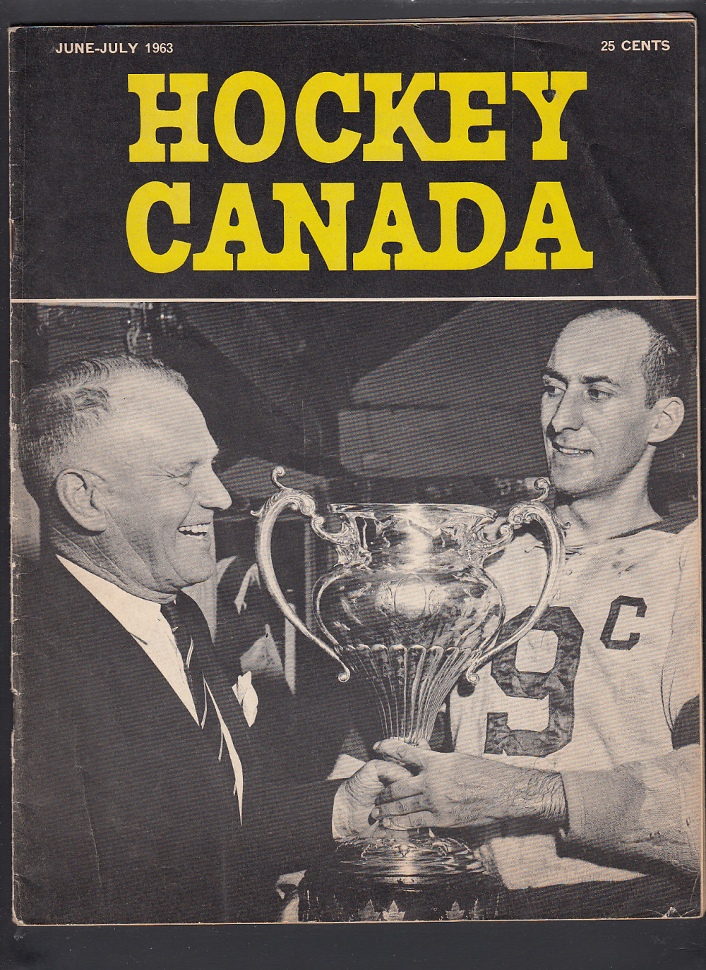 1963 HOCKEY CANADA FULL MAGAZINE photo