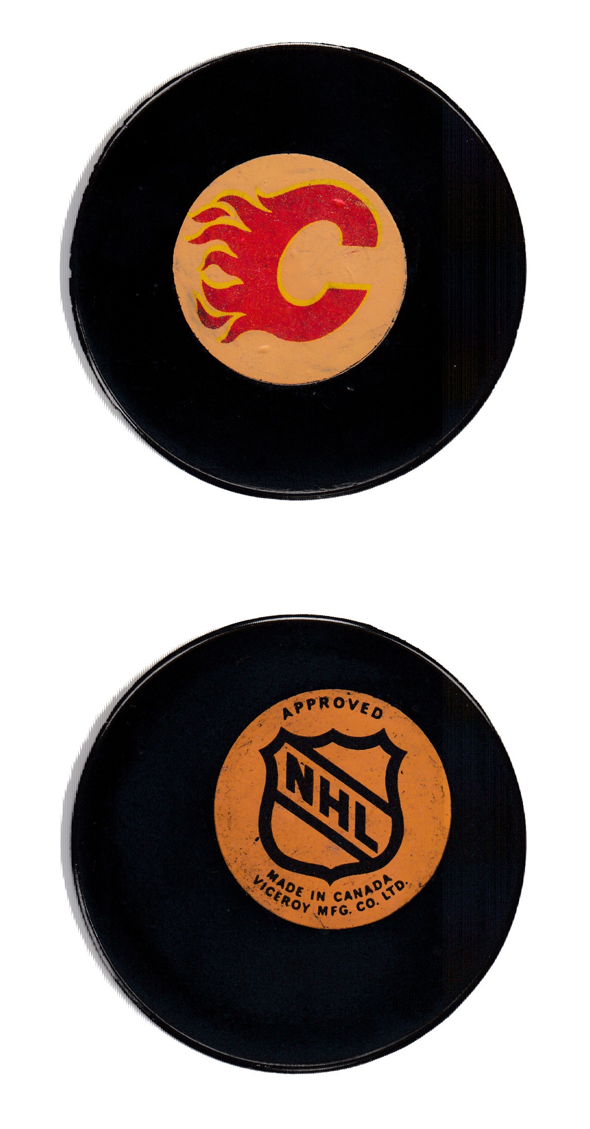 1975-83 VICEROY CALGARY FLAMES GAME PUCK photo