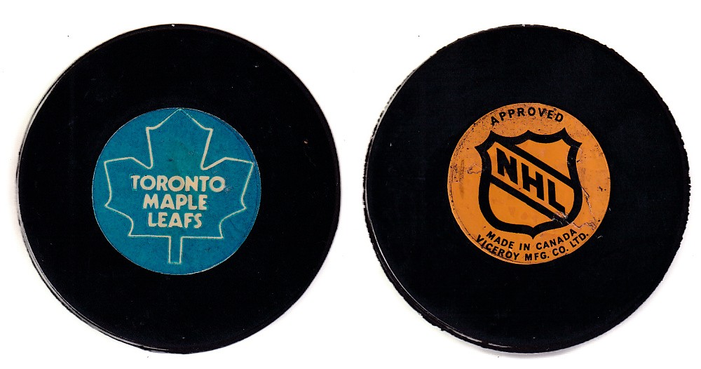1975-83 VICEROY V3 TORONTO MAPLE LEAFS GAME PUCK photo