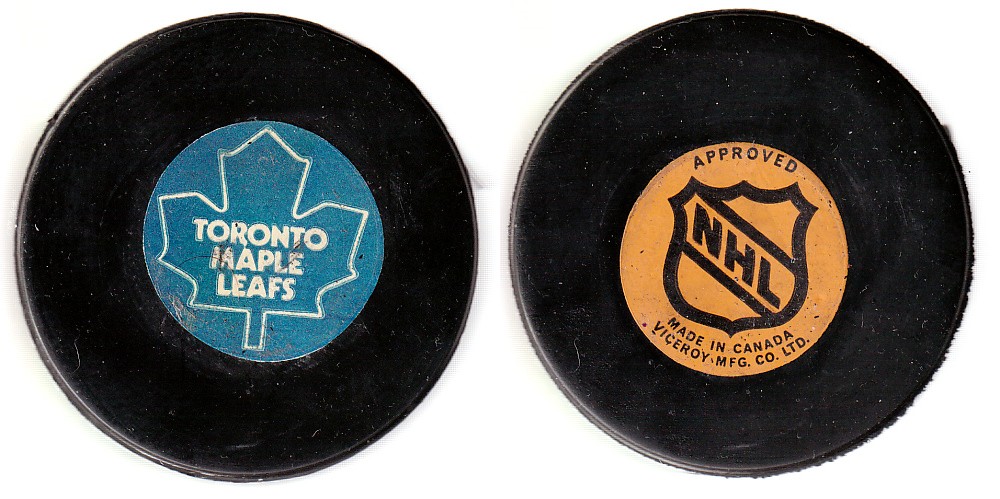 1975-83 VICEROY V3 TORONTO MAPLE LEAFS GAME PUCK photo