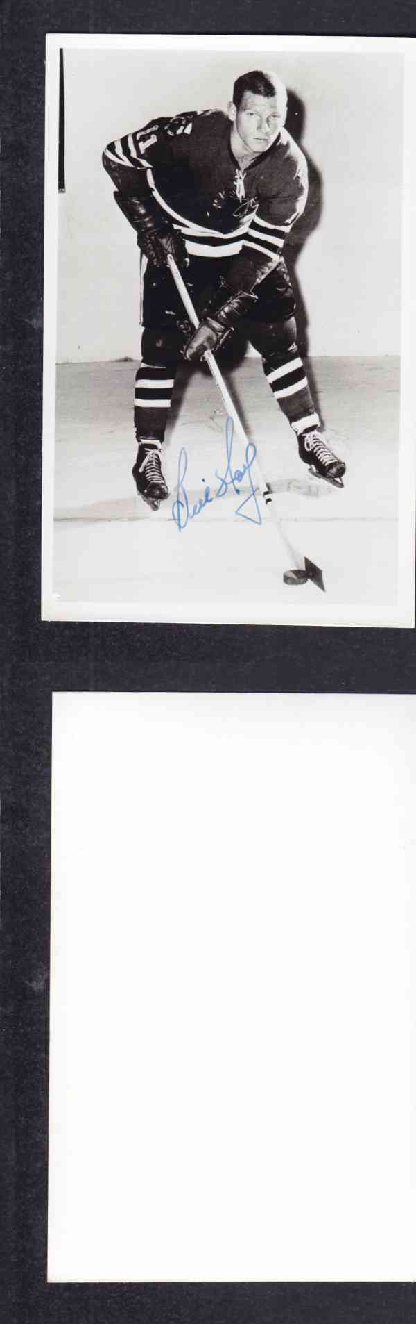 1960 'S CHICAGO BLACKHAWKS B.HAY  AUTOGRAPHED POST CARD photo
