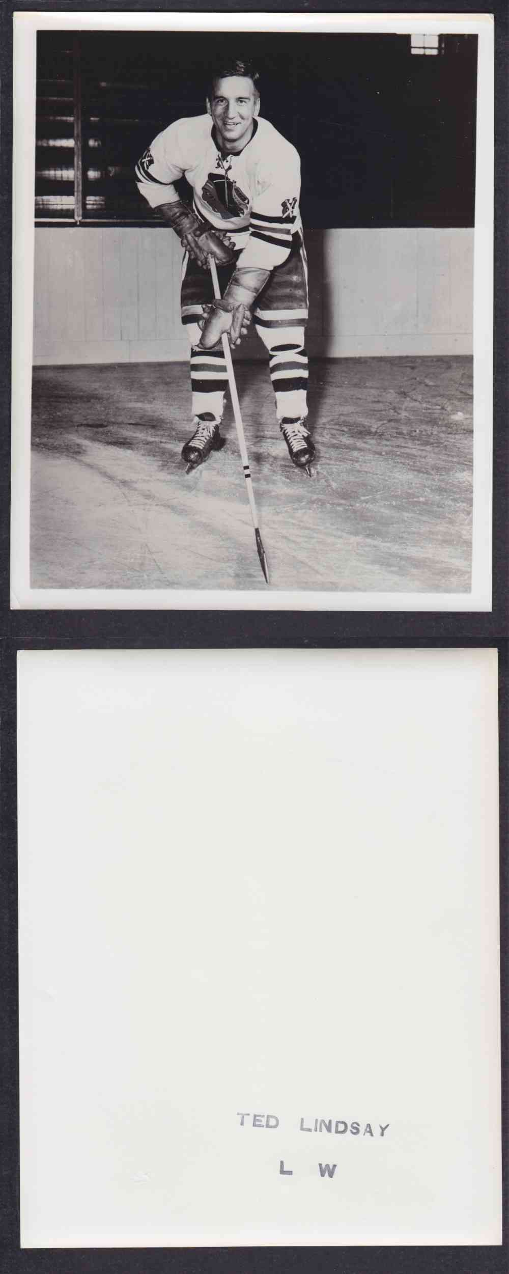 1950'S CHICAGO BLACKHAWKS PHOTO T. LINDSAY photo