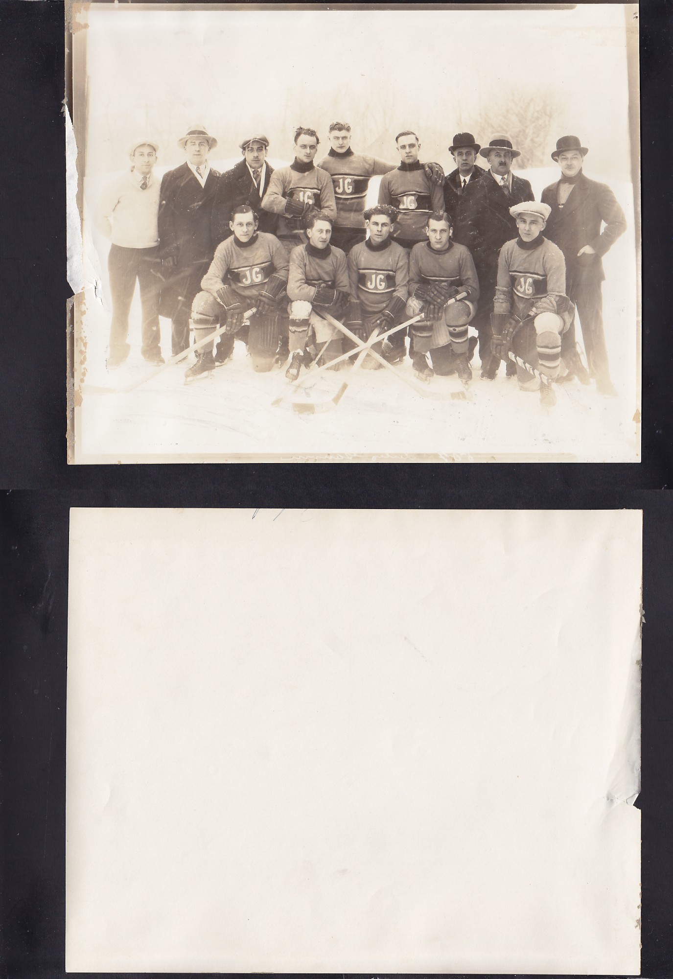 1910'S ORIGINAL HOCKEY TEAM PHOTO photo