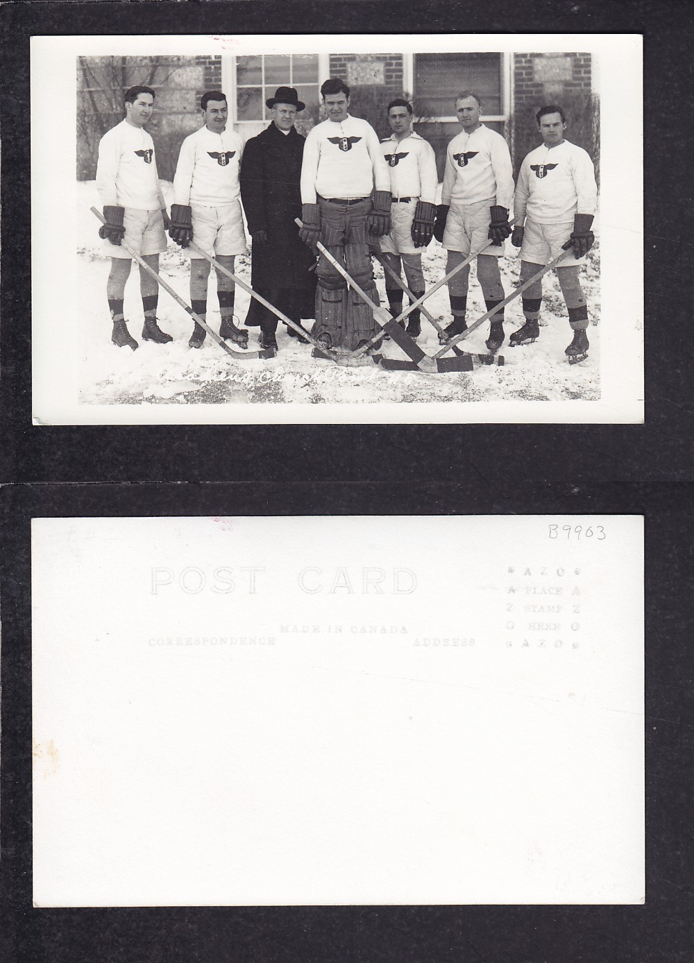 1910'S HOCKEY TEAM POST CARD photo