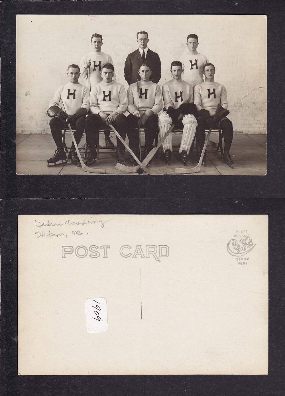 1909 HOCKEY TEAM POST CARD photo