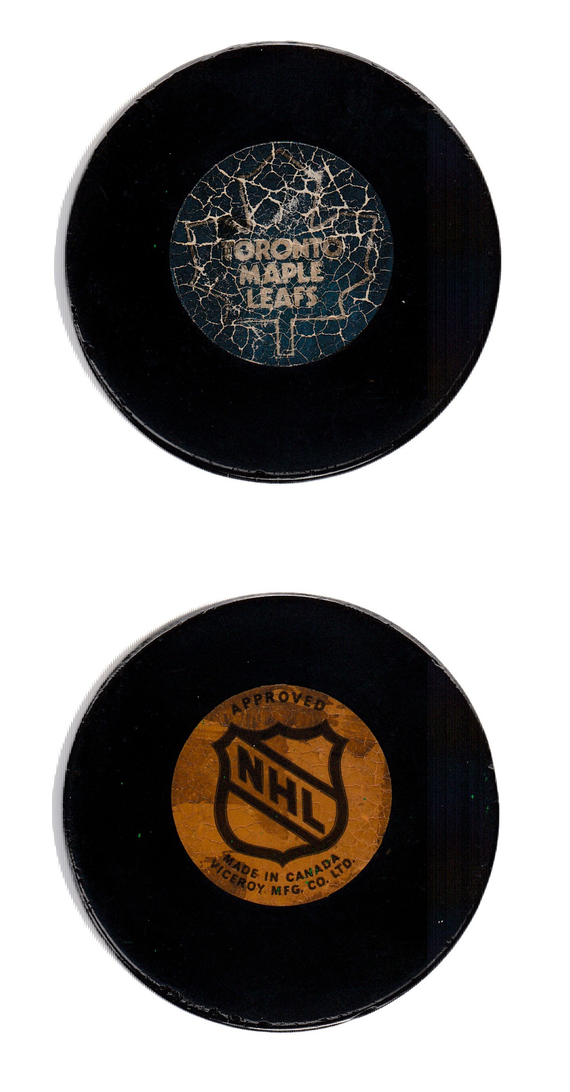 1973-75 VICEROY TORONTO MAPLE LEAFS GAME PUCK photo