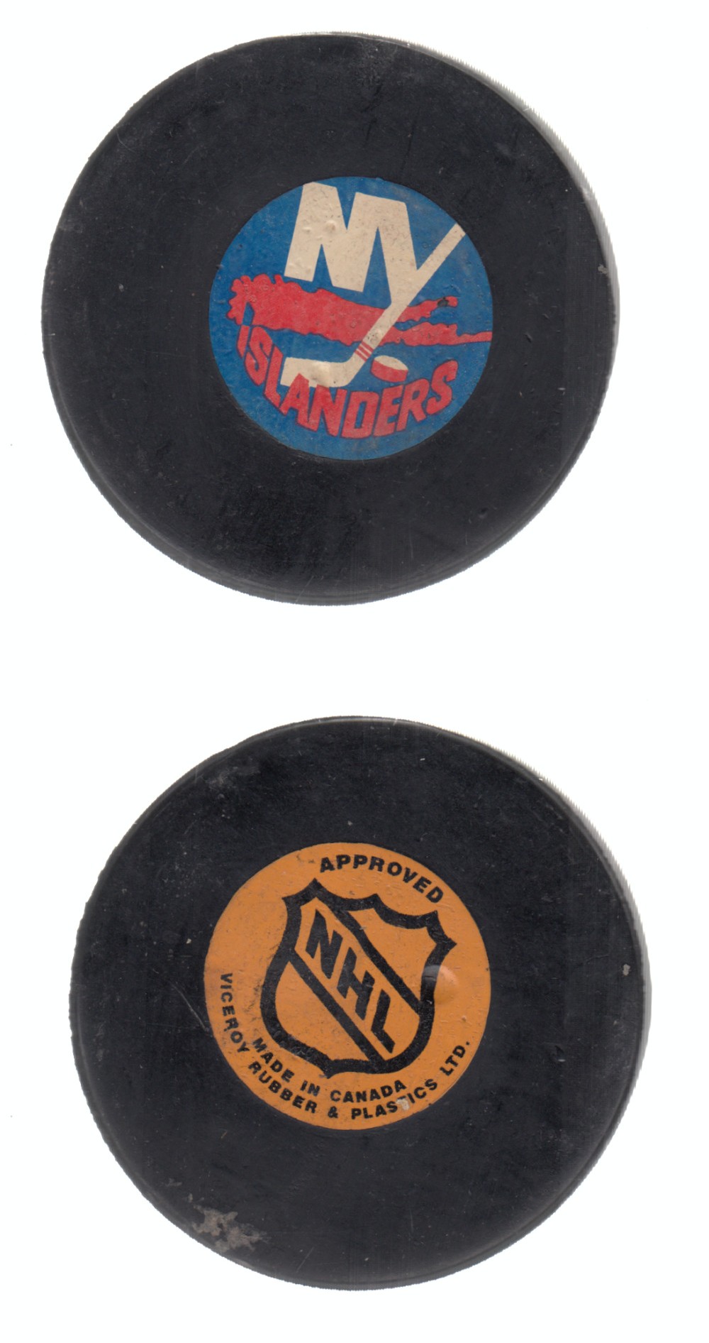 1975-83 VICEROY V3 NEW YORK ISLANDERS GAME PUCK photo