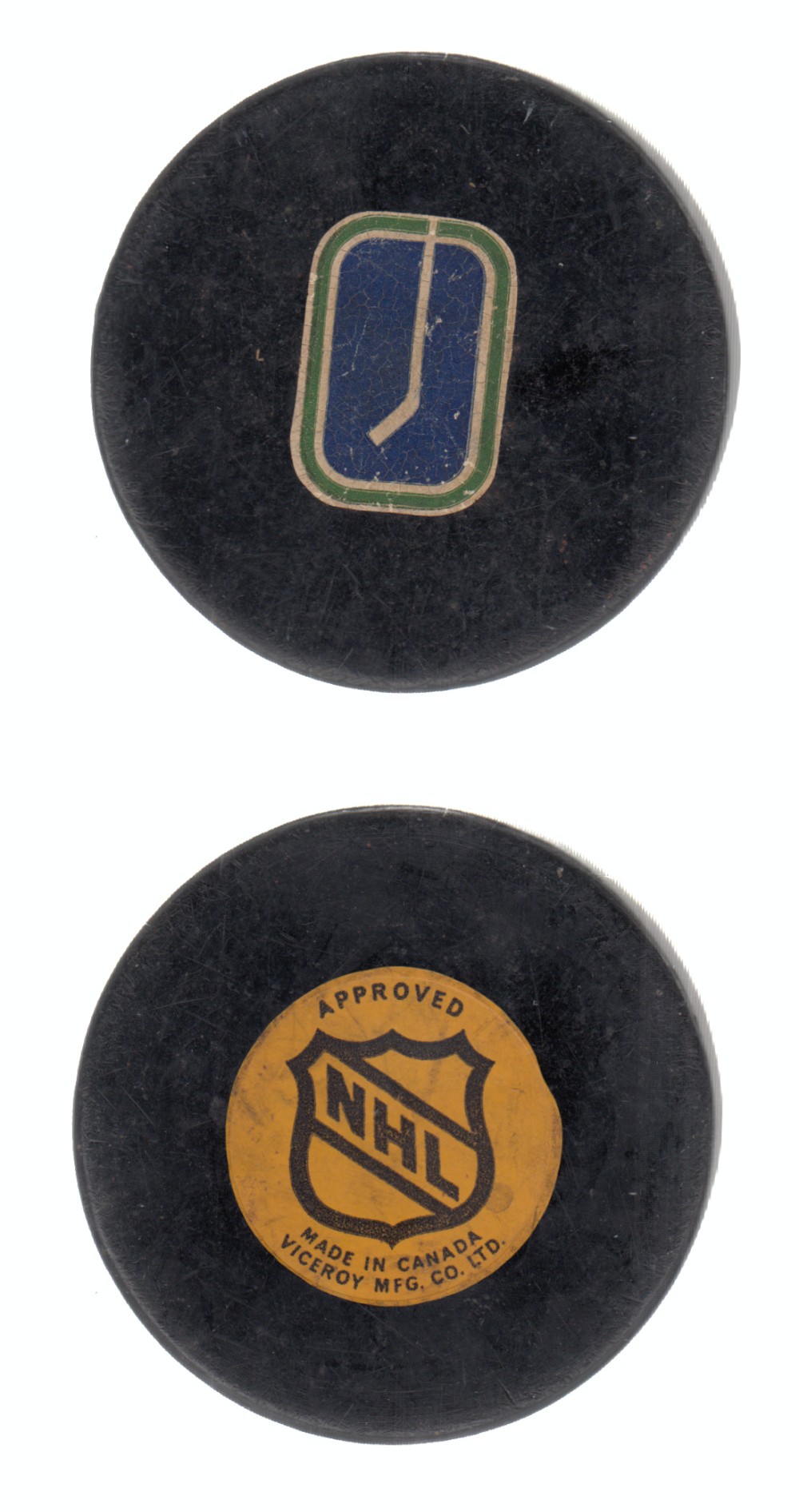 1973-75 VICEROY V3 VANCOUVER CANUCKS GAME PUCK photo