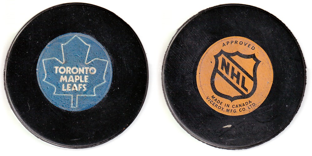 1975-83 VICEROY V3 TORONTO MAPLE LEAFS GAME PUCK photo