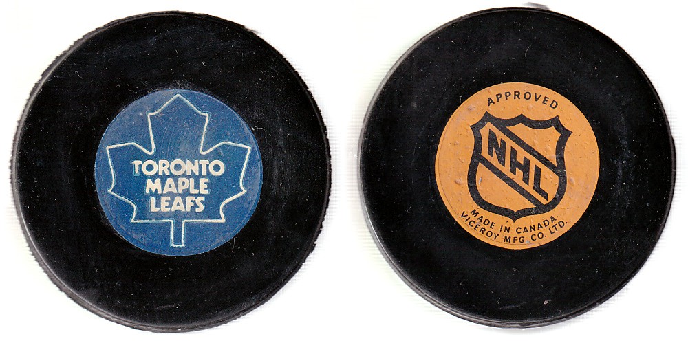 1975-83 VICEROY V3 TORONTO MAPLE LEAFS GAME PUCK photo