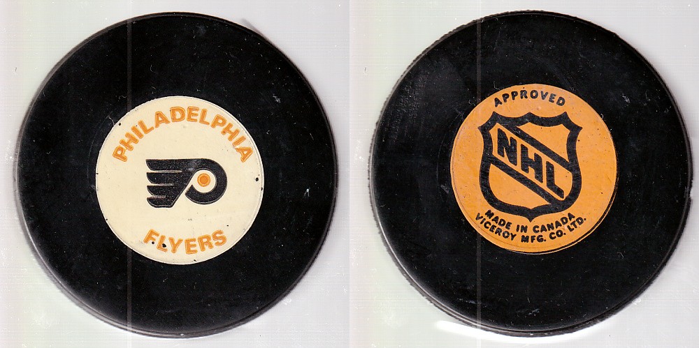 1975-83 VICEROY V3 PHILADELPHIA FLYERS V1 GAME PUCK photo