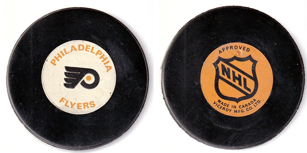 1975-83 VICEROY V3 PHILADELPHIA FLYERS V1 GAME PUCK photo