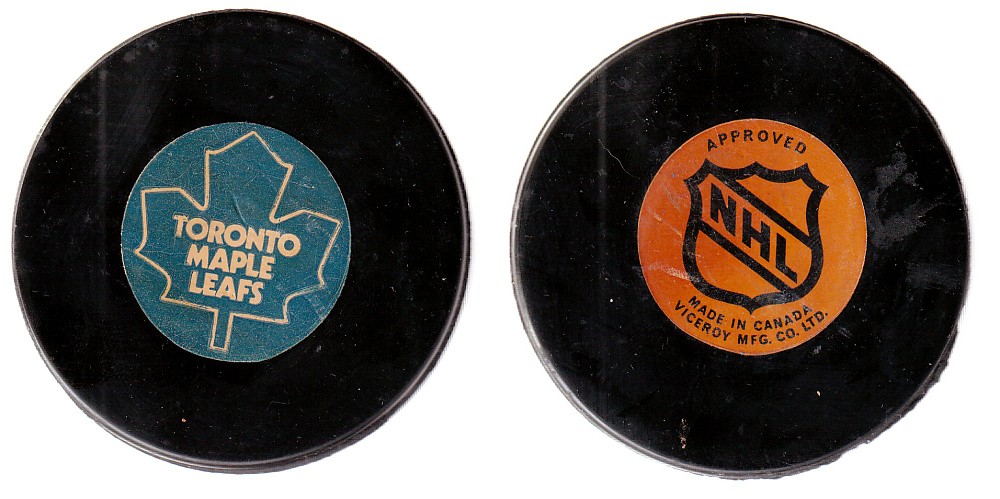 1973-75 VICEROY V2 TORONTO MAPLE LEAFS GAME PUCK photo